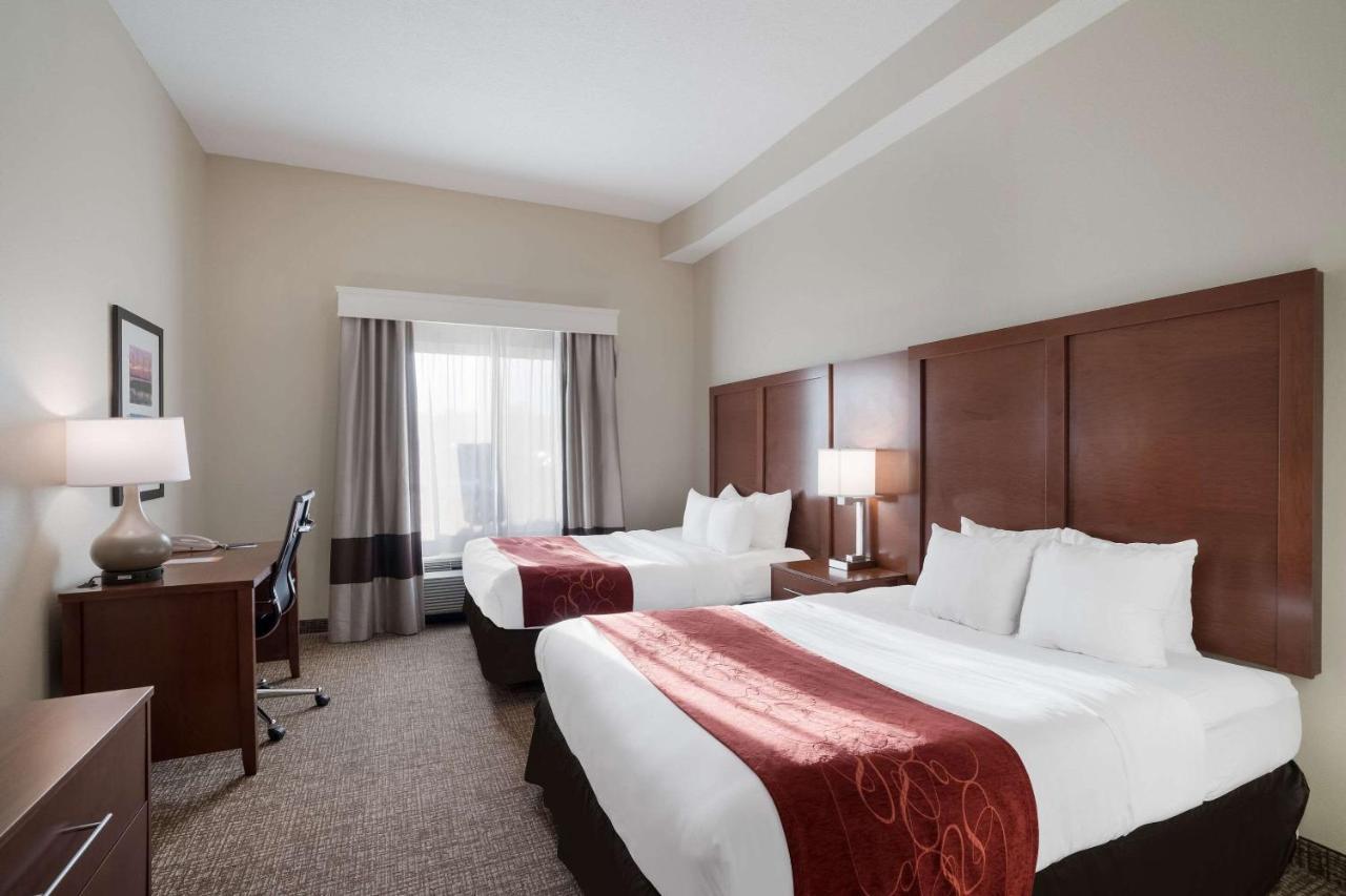 คอมฟอร์ต สวีท คองคอร์ด มิลส์ ซัฟฟอล์ก เชสพีก Hotel ภายนอก รูปภาพ