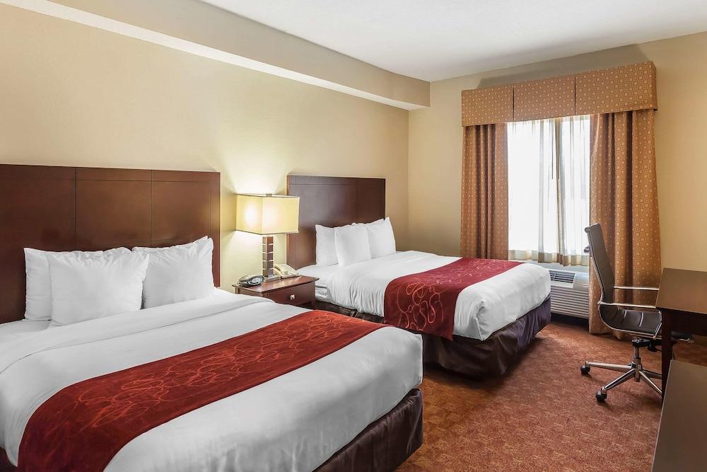คอมฟอร์ต สวีท คองคอร์ด มิลส์ ซัฟฟอล์ก เชสพีก Hotel ภายนอก รูปภาพ