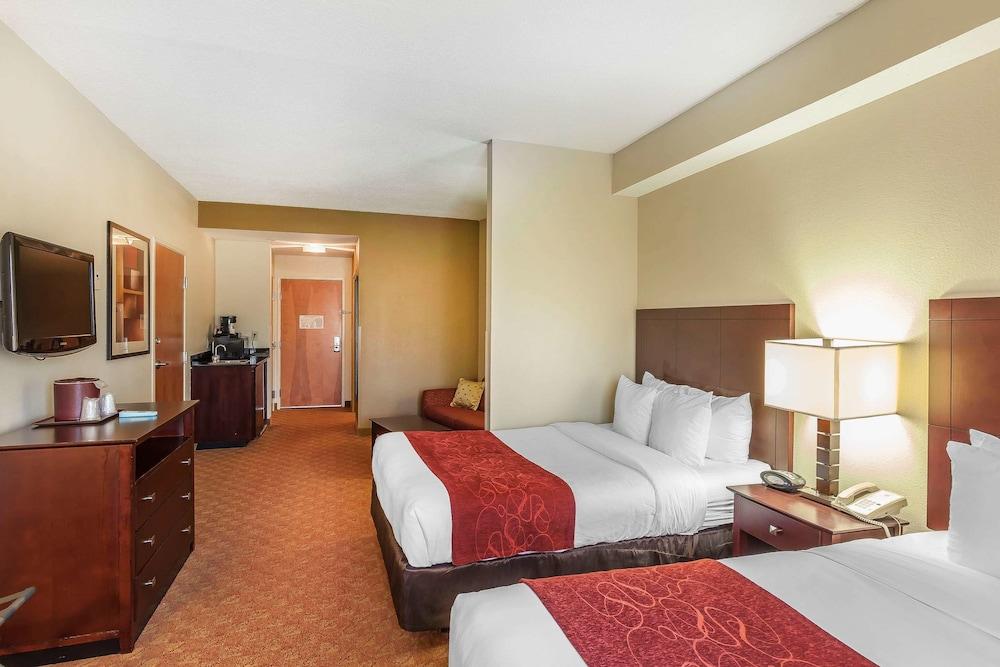คอมฟอร์ต สวีท คองคอร์ด มิลส์ ซัฟฟอล์ก เชสพีก Hotel ภายนอก รูปภาพ